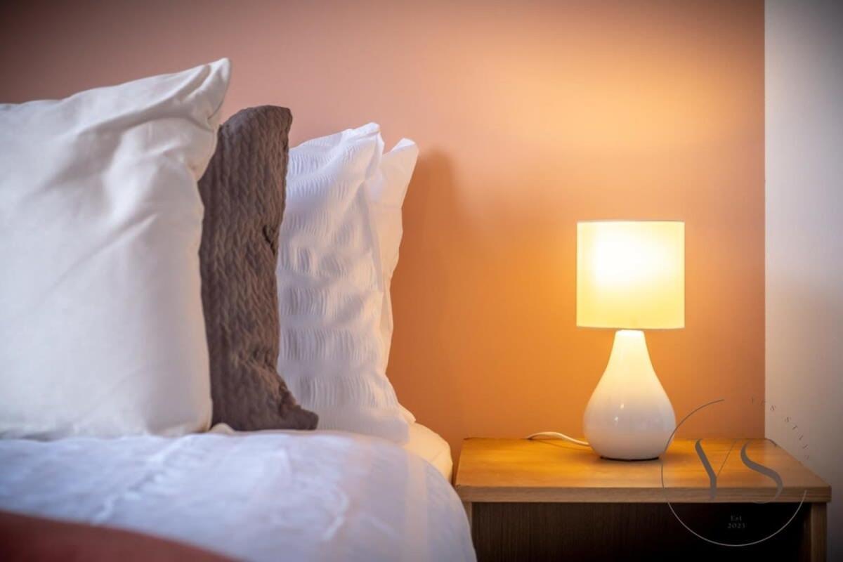 Sienna Longton Studio 2D - Wi-Fi, Alton Towers, Netflix Stoke-on-Trent Ngoại thất bức ảnh