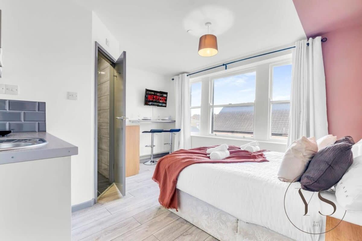 Sienna Longton Studio 2D - Wi-Fi, Alton Towers, Netflix Stoke-on-Trent Ngoại thất bức ảnh