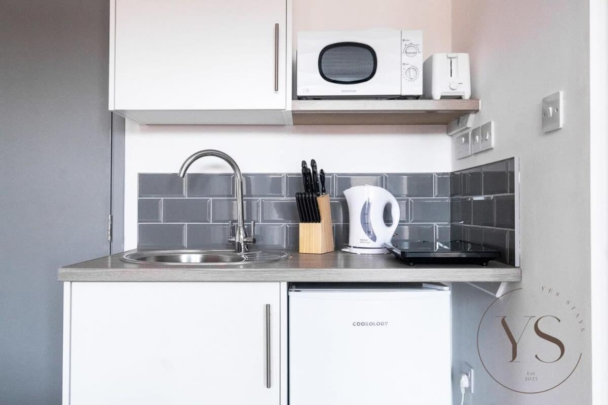 Sienna Longton Studio 2D - Wi-Fi, Alton Towers, Netflix Stoke-on-Trent Ngoại thất bức ảnh