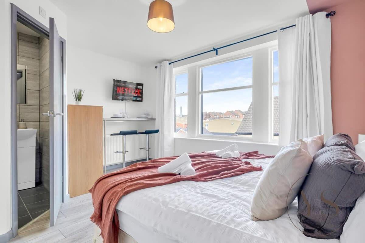 Sienna Longton Studio 2D - Wi-Fi, Alton Towers, Netflix Stoke-on-Trent Ngoại thất bức ảnh