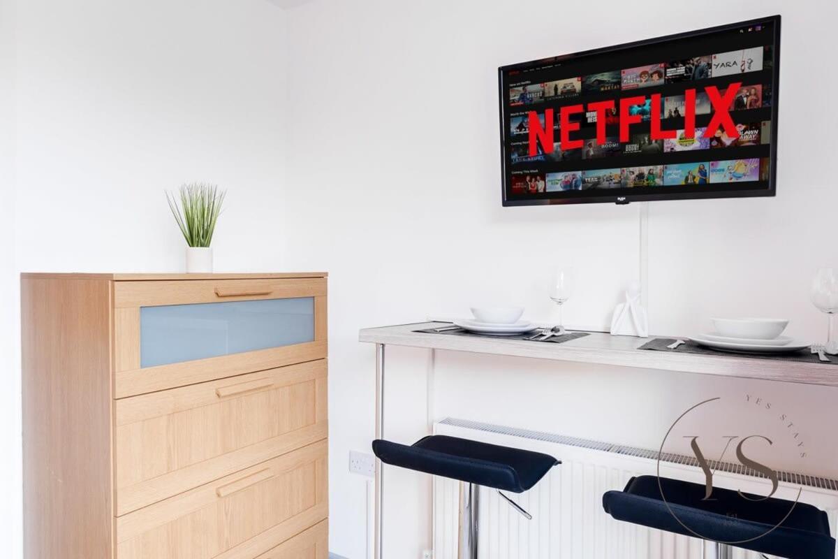 Sienna Longton Studio 2D - Wi-Fi, Alton Towers, Netflix Stoke-on-Trent Ngoại thất bức ảnh