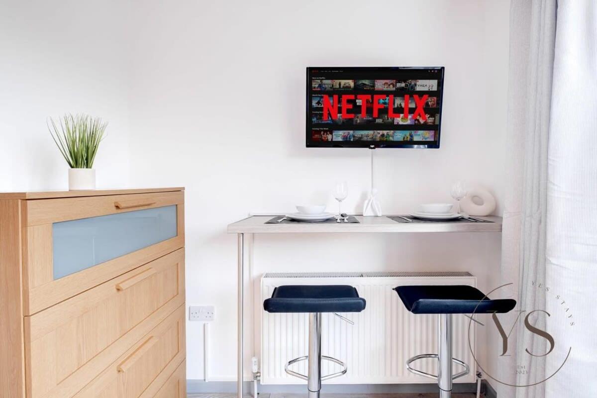 Sienna Longton Studio 2D - Wi-Fi, Alton Towers, Netflix Stoke-on-Trent Ngoại thất bức ảnh
