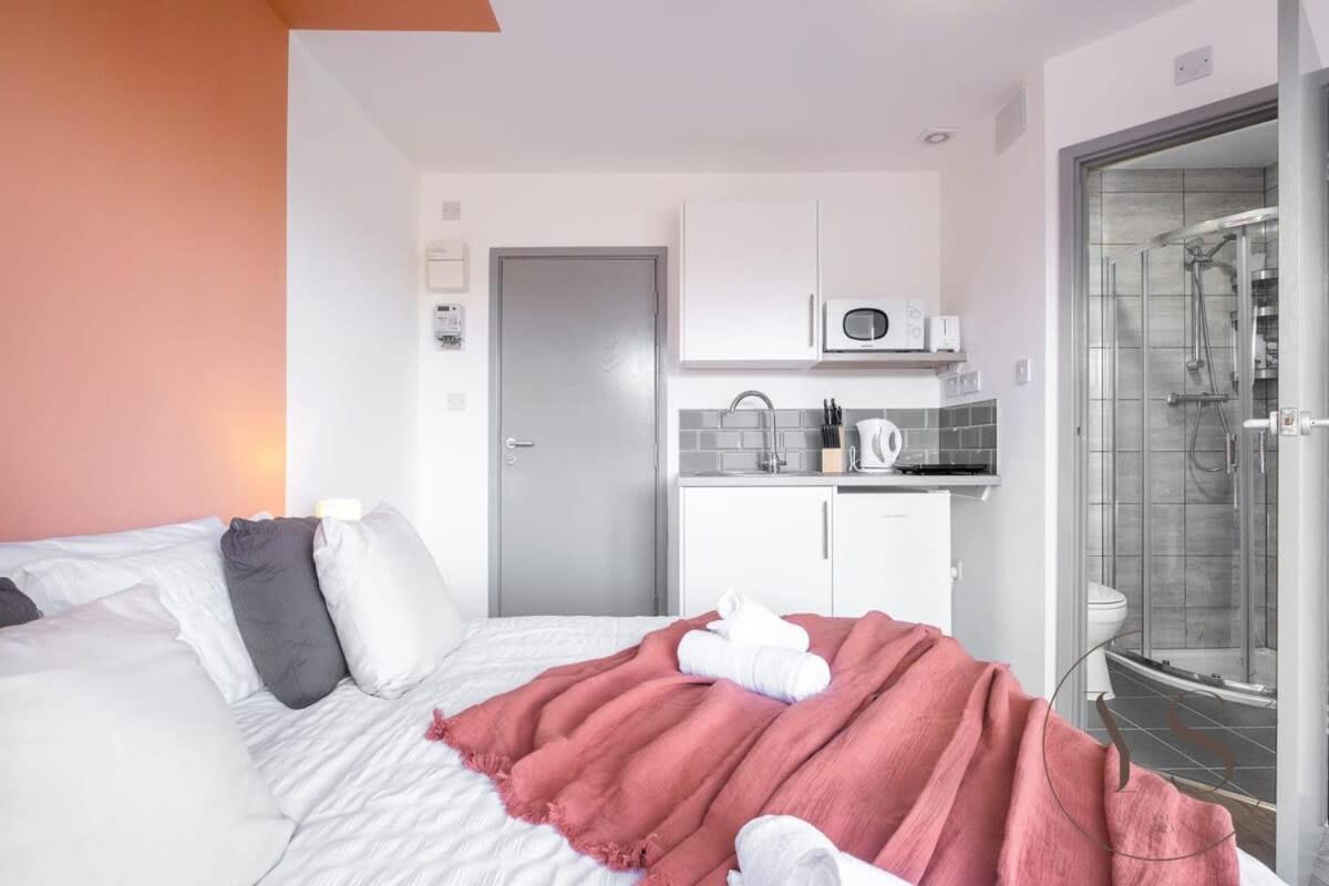 Sienna Longton Studio 2D - Wi-Fi, Alton Towers, Netflix Stoke-on-Trent Ngoại thất bức ảnh