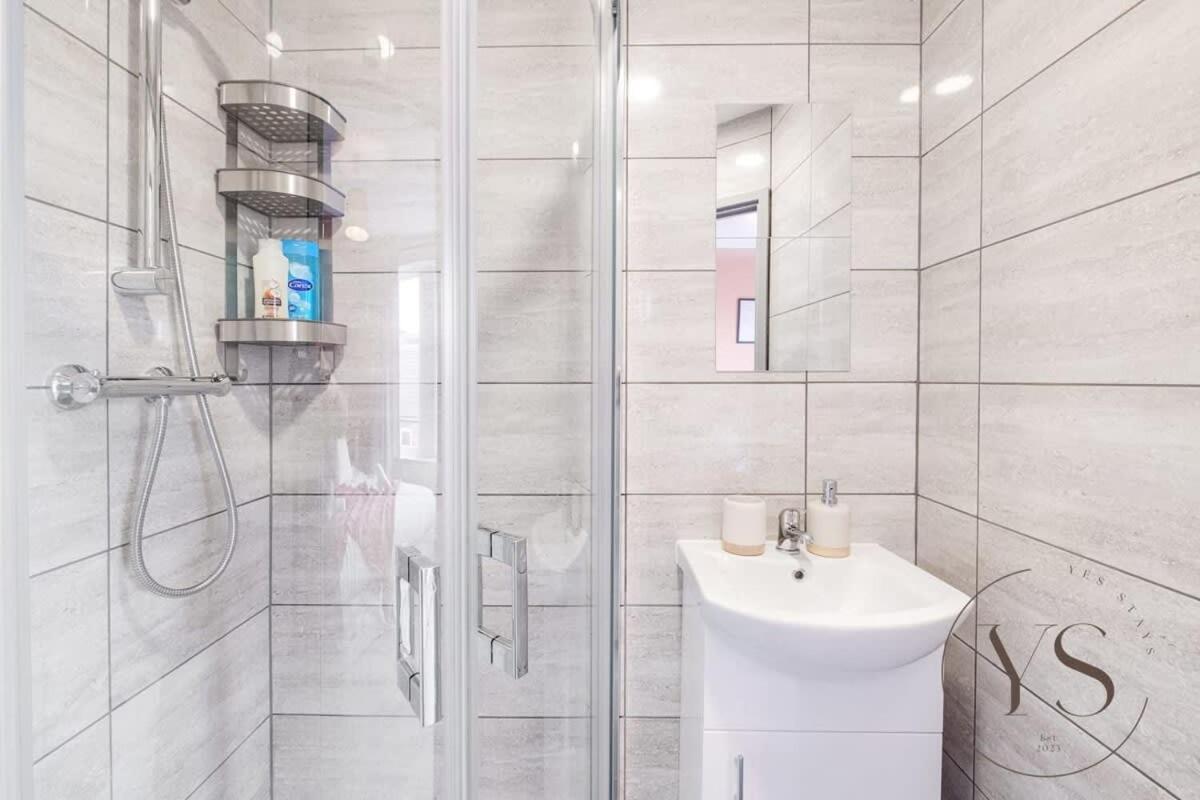 Sienna Longton Studio 2D - Wi-Fi, Alton Towers, Netflix Stoke-on-Trent Ngoại thất bức ảnh